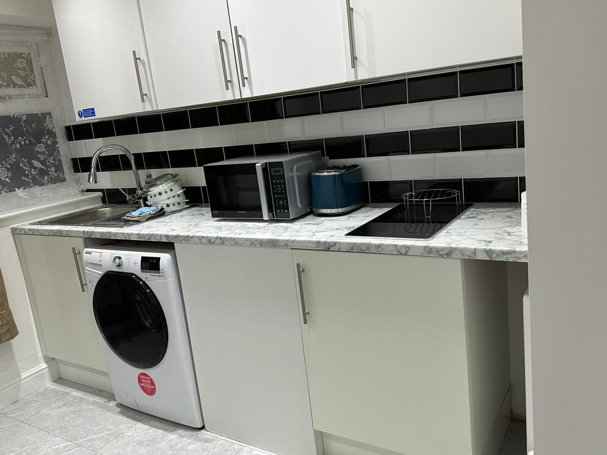4Th Studio Flat With Private Own Bathroom A London Luxury Family Home Setup And Furnished With Double Bed Plus A Double Futon-Sofa Bed A Single Futon Bed A Baby Cot And Garden And Free Parking Екстер'єр фото